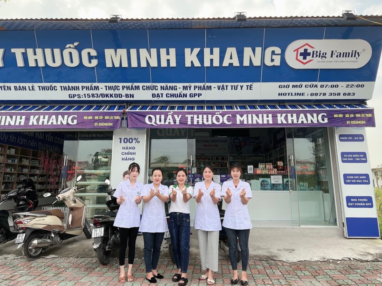 Đội ngũ nhân viên quầy thuốc Minh Khang